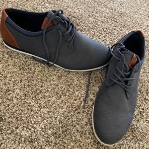 Also men’s navy blue shoes